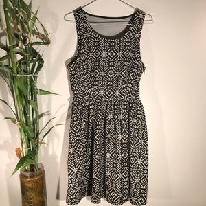 Dex Black and White Aztec Print Dress - M
